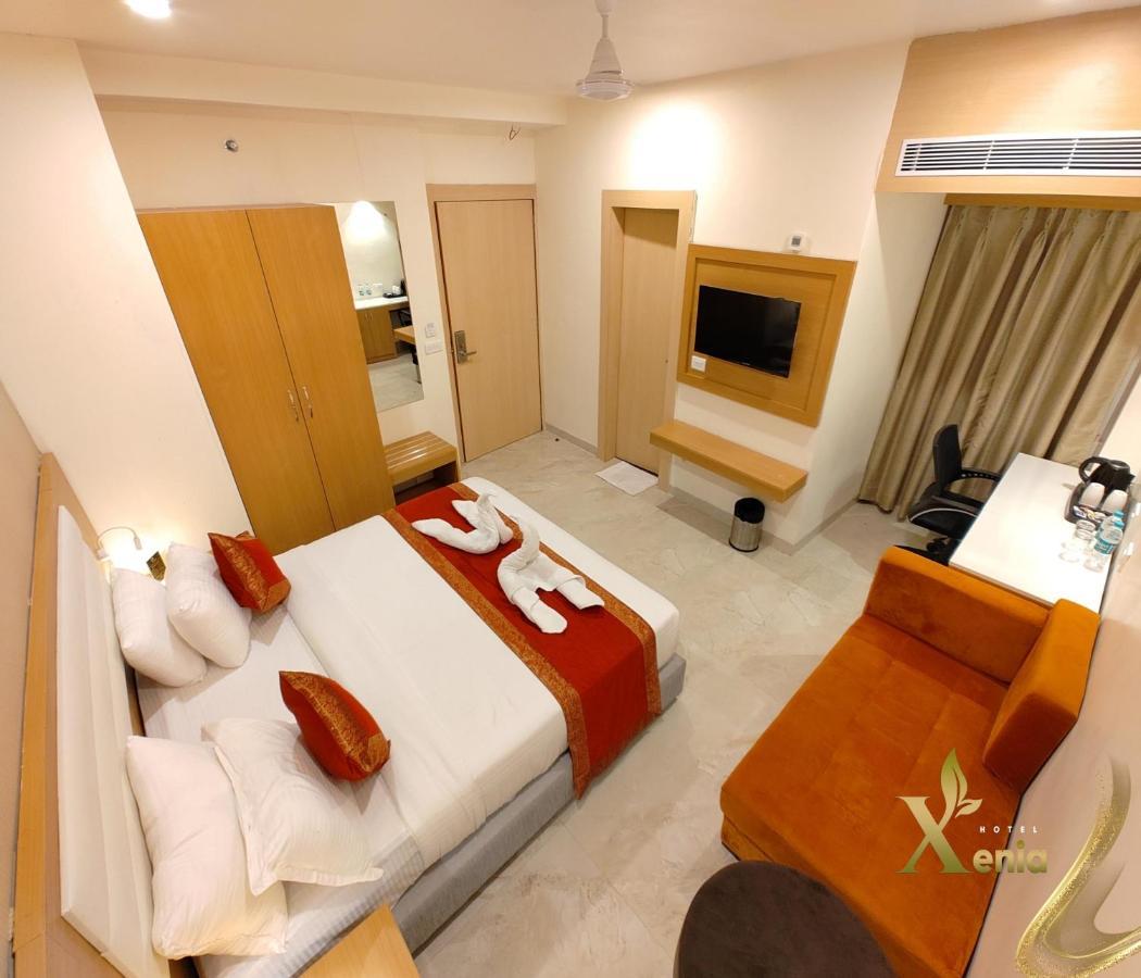 Hotel Xenia Varanasi Bagian luar foto