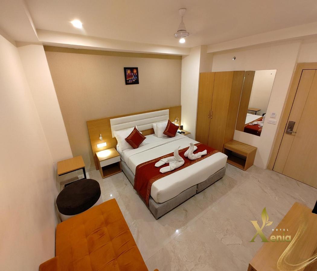 Hotel Xenia Varanasi Bagian luar foto