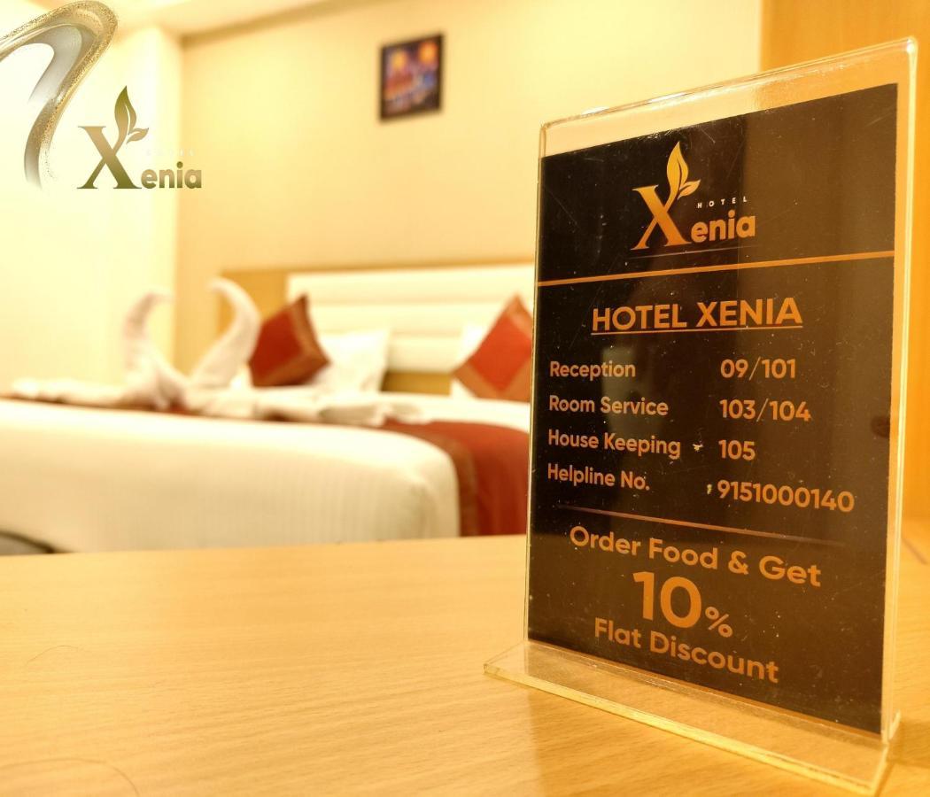Hotel Xenia Varanasi Bagian luar foto