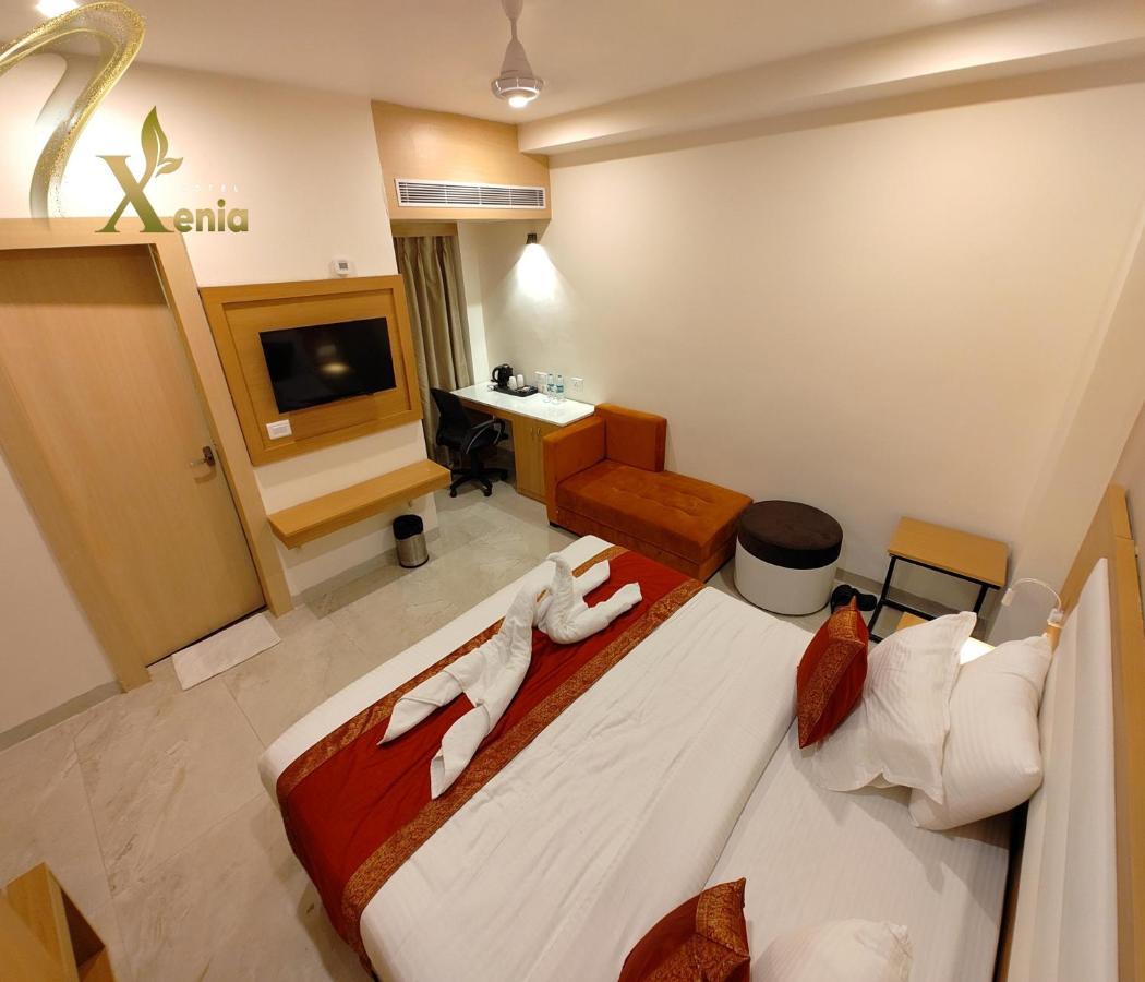 Hotel Xenia Varanasi Bagian luar foto