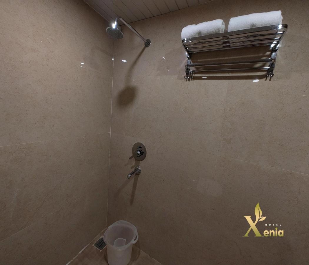 Hotel Xenia Varanasi Bagian luar foto