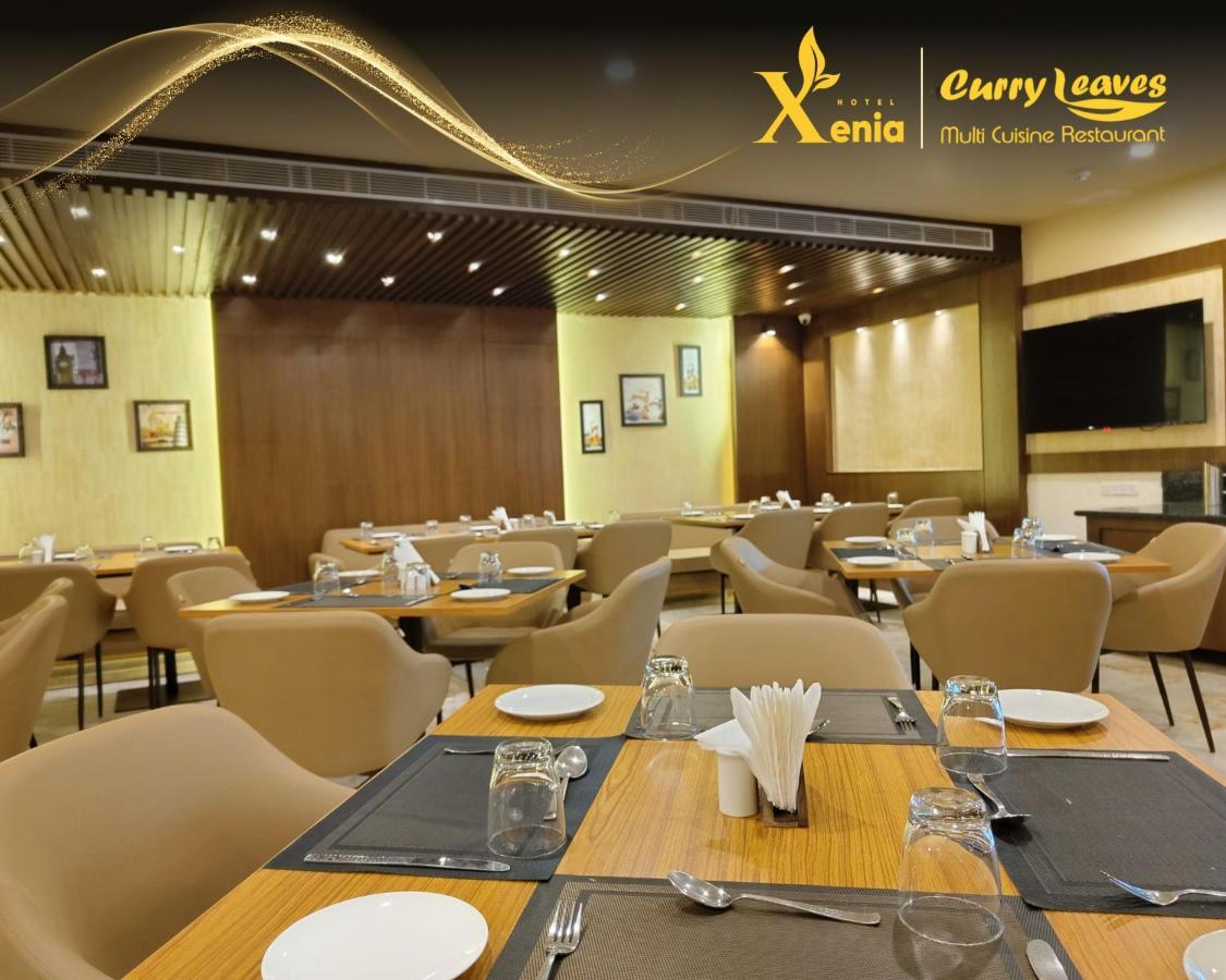 Hotel Xenia Varanasi Bagian luar foto