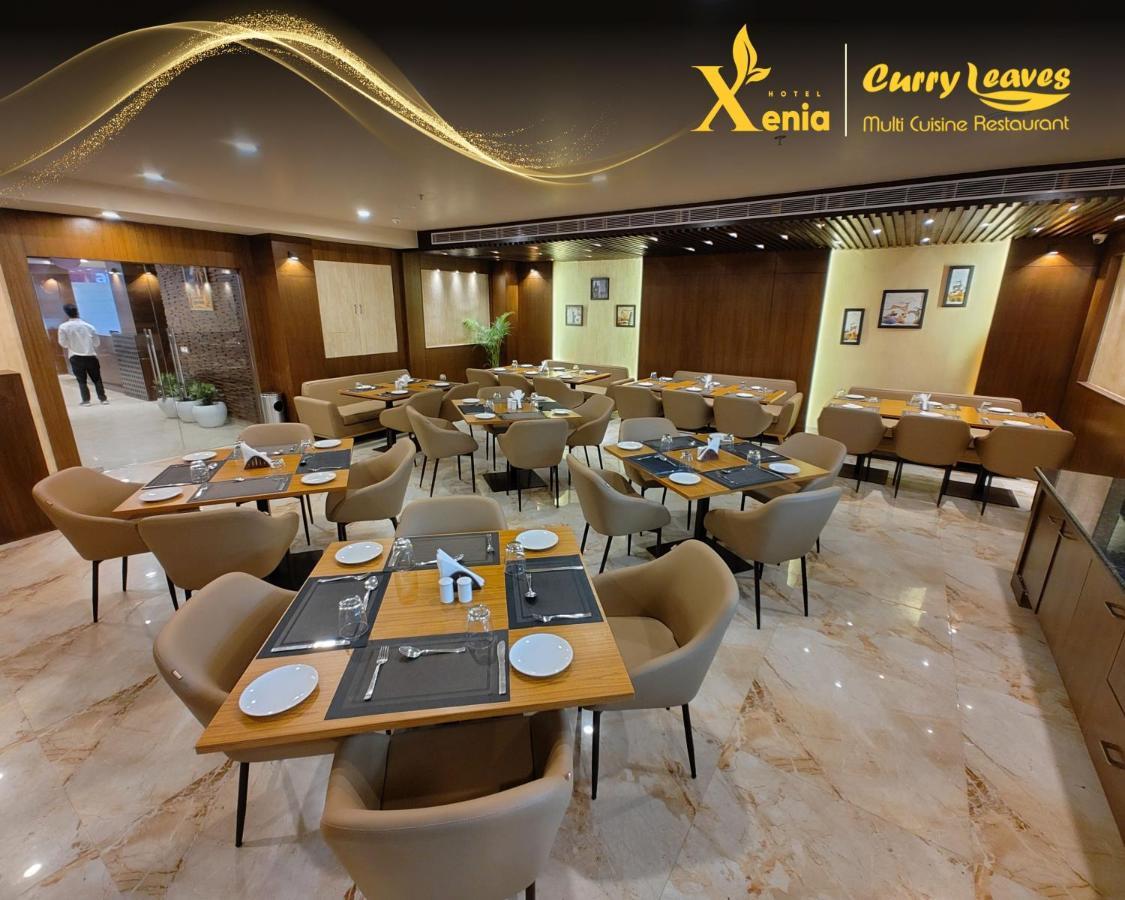 Hotel Xenia Varanasi Bagian luar foto