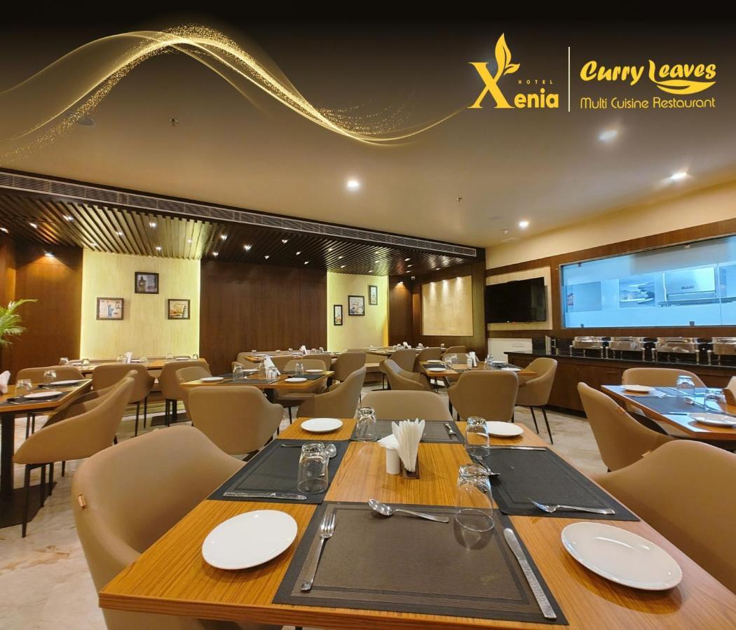 Hotel Xenia Varanasi Bagian luar foto