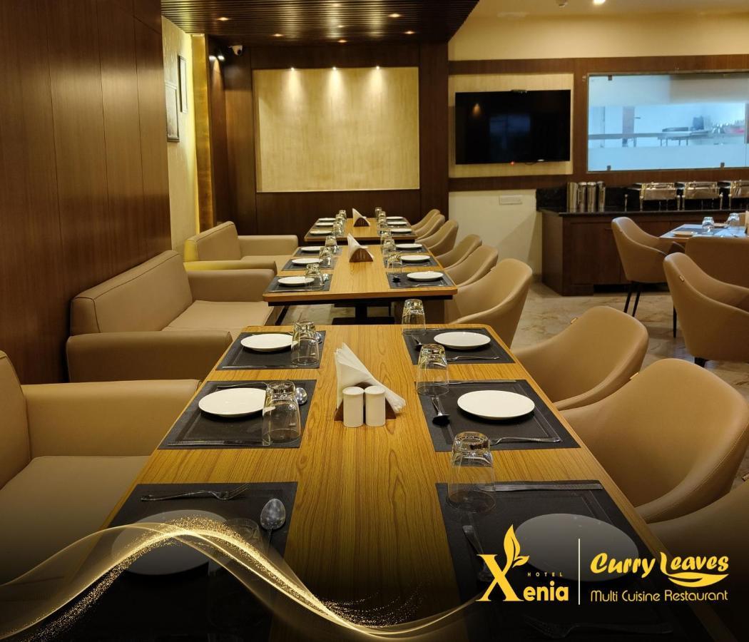 Hotel Xenia Varanasi Bagian luar foto