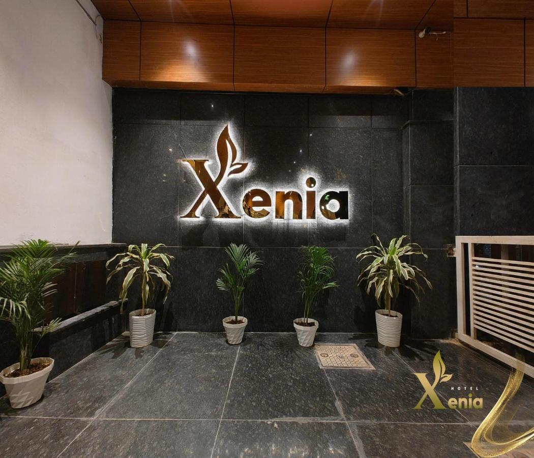 Hotel Xenia Varanasi Bagian luar foto