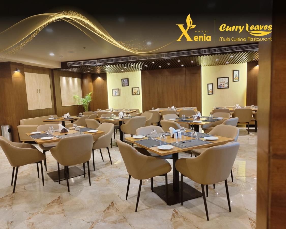 Hotel Xenia Varanasi Bagian luar foto