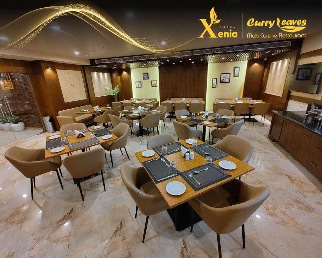 Hotel Xenia Varanasi Bagian luar foto